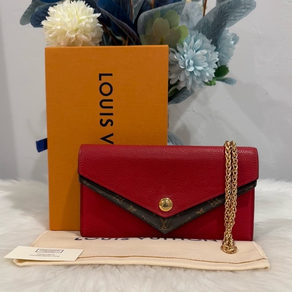 Louis Vuitton Handbags - 2019 Louis Vuitton Double V Flap Wallet w Box & Dust Bag